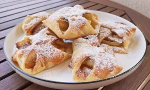 Ciastka z ciasta francuskiego z jabłkami: przepis, który zawsze się udaje