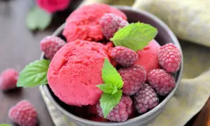 Idealny sorbet malinowy: przepis, triki i sekrety gładkiej konsystencji