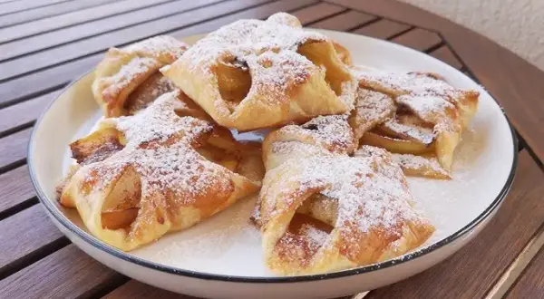 Ciastka z ciasta francuskiego z jabłkami: przepis, który zawsze się udaje