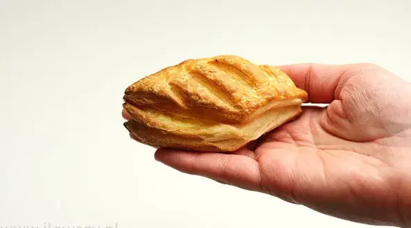 Ile kalorii ma ciastko francuskie? Poznaj prawdę i jedz świadomie