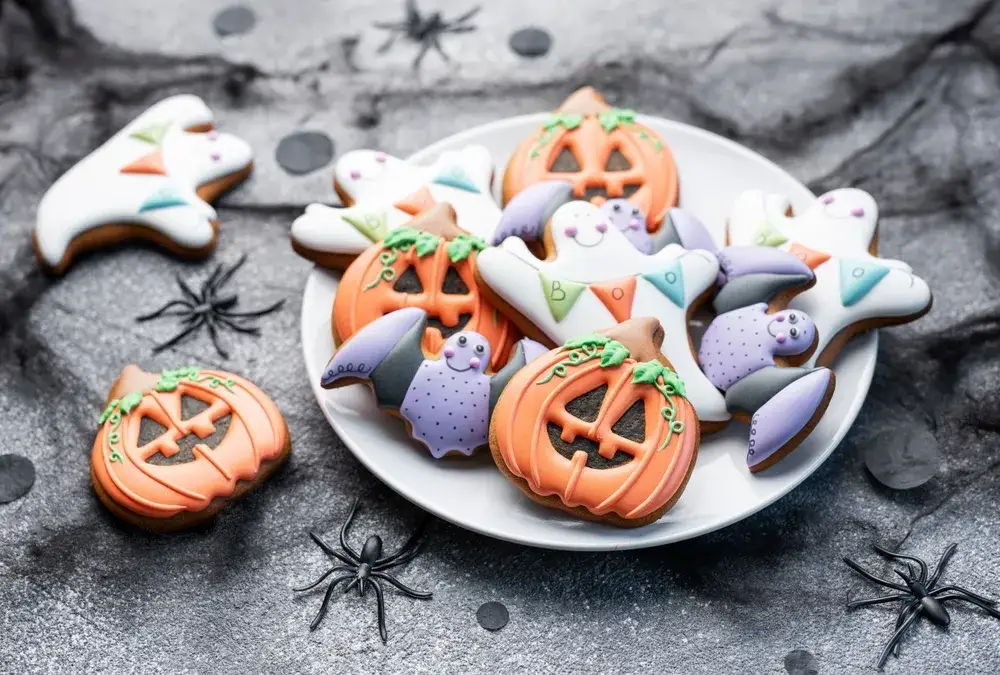 halloweenowe ciastka różne kształty