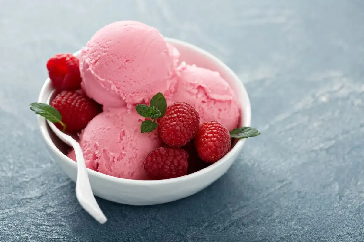 lody malinowe fit wegańskie